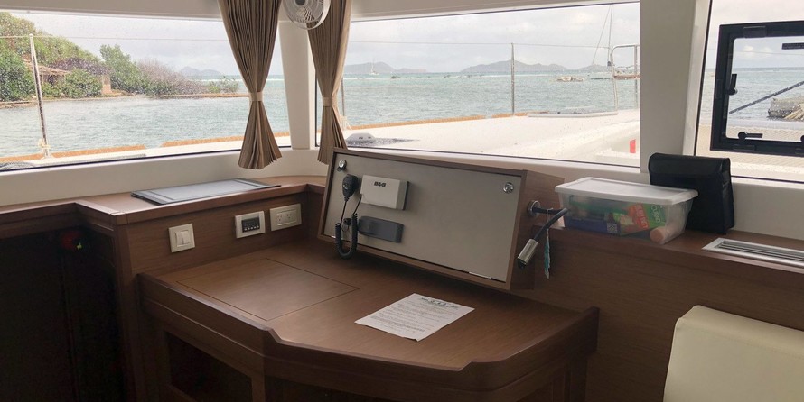 Lagoon 450 F