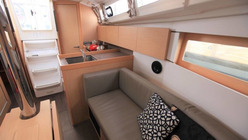 Beneteau Oceanis 35