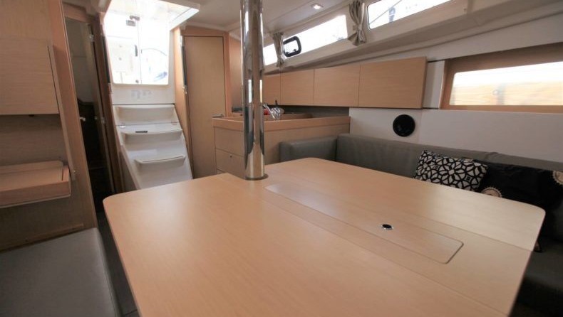 Beneteau Oceanis 35
