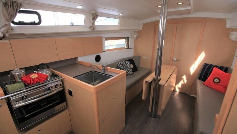 Beneteau Oceanis 35