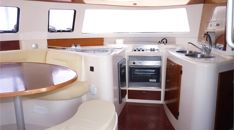 Fountaine pajot belize 43