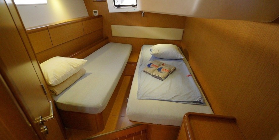Jeanneau 57