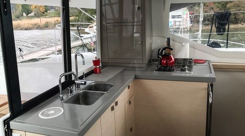 Fountaine Pajot Lucia 40