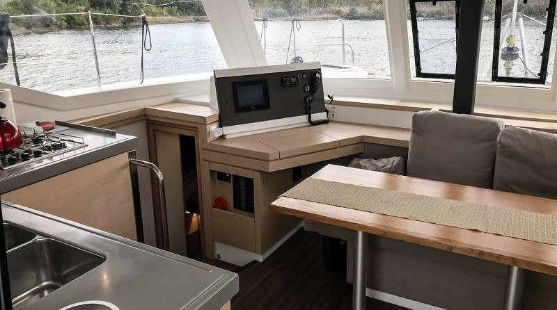 Fountaine Pajot Lucia 40