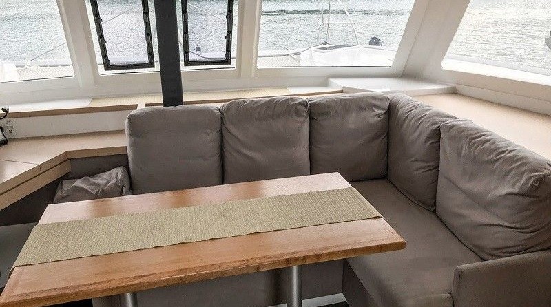 Fountaine Pajot Lucia 40