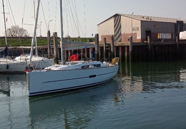 Dufour 310