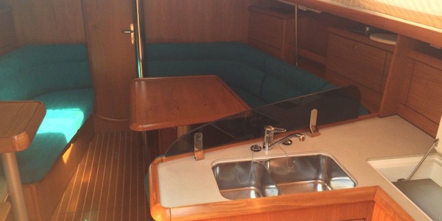 Jeanneau Sun Odyssey 37
