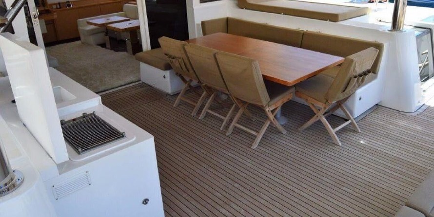 Lagoon 620