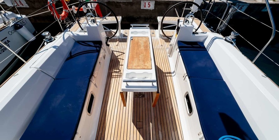 Beneteau Oceanis 38