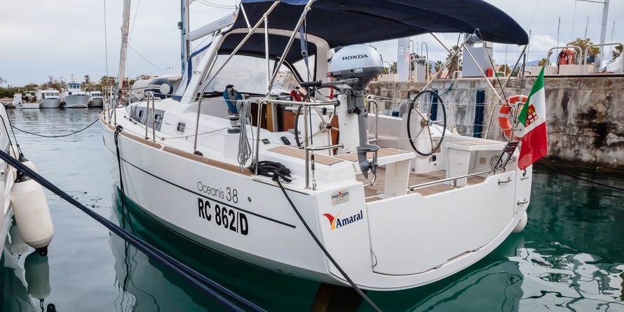 Beneteau Oceanis 38