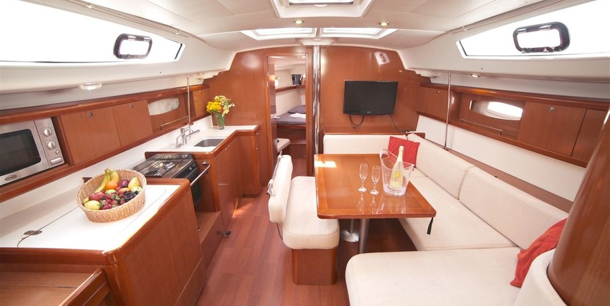 Beneteau Oceanis 43