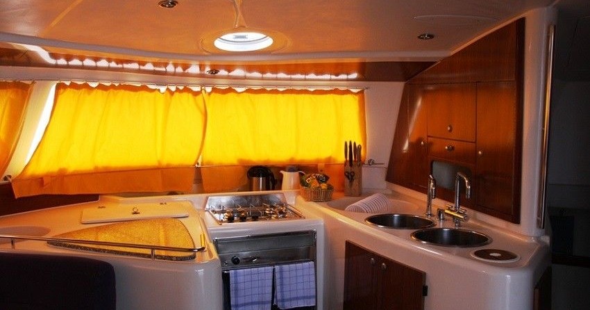 Fountaine pajot belize 43