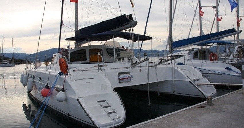 Fountaine pajot belize 43