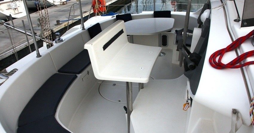 Fountaine pajot belize 43