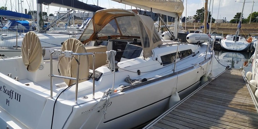 Dufour 350