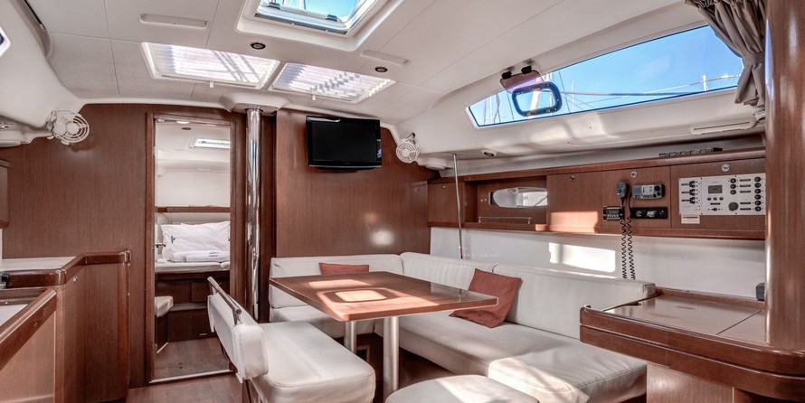 Beneteau Oceanis 43
