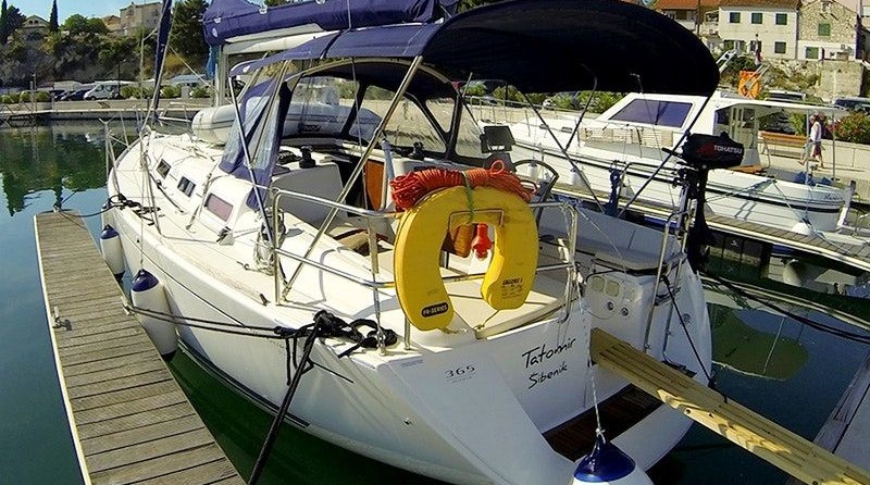 Dufour 365