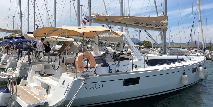 Beneteau Oceanis 48