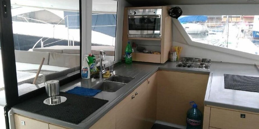 Fountaine Pajot Helia 44