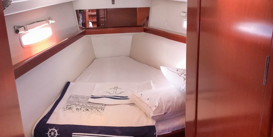 Beneteau Oceanis 43