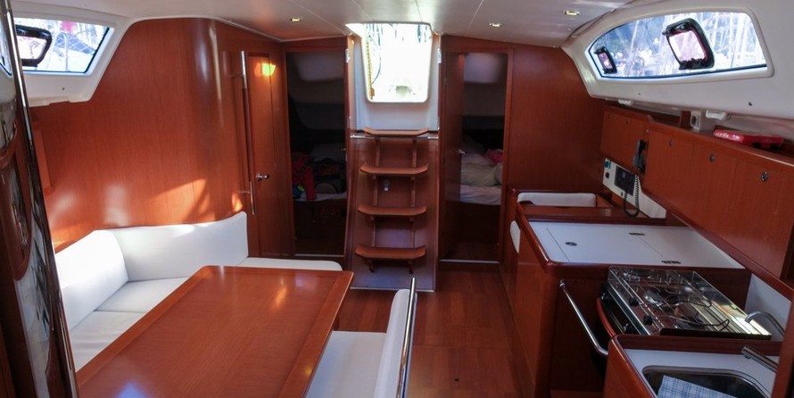 Beneteau Oceanis 43