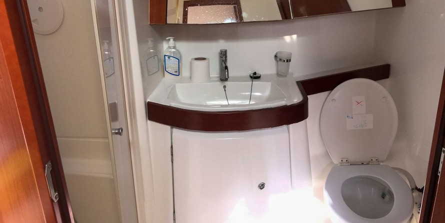 Beneteau Oceanis 43