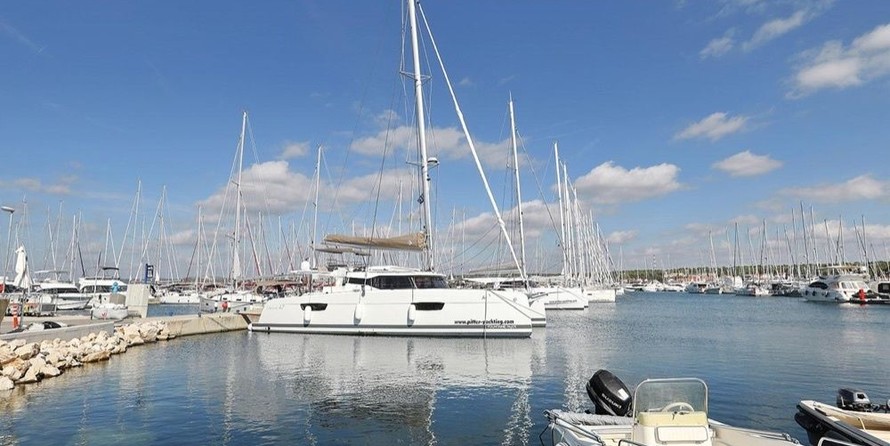 Fountaine Pajot Saona 47