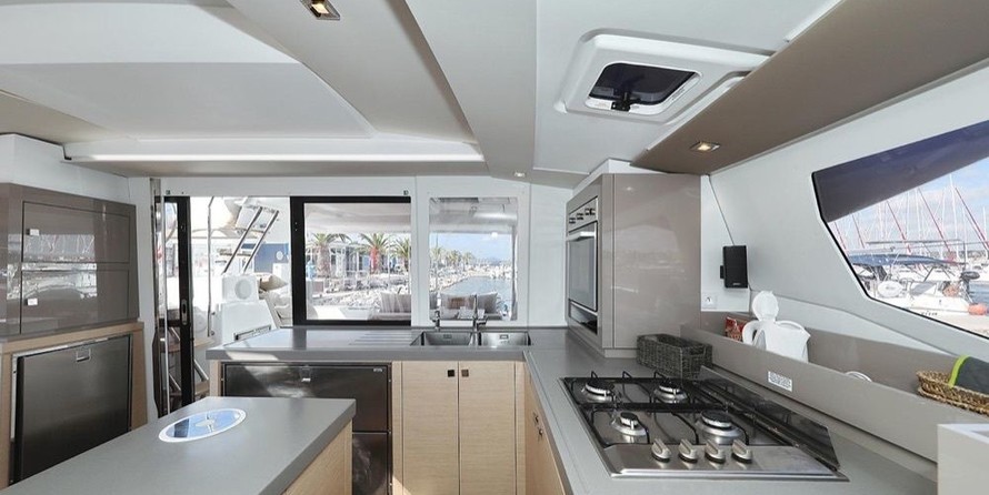 Fountaine Pajot Saona 47