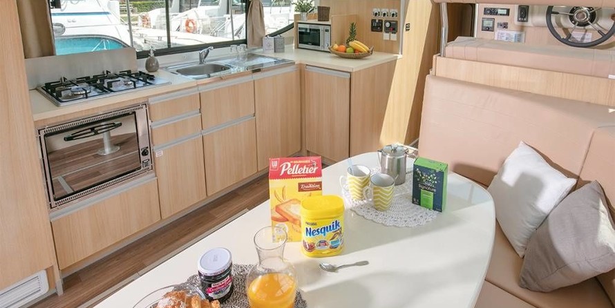 Cantieri estensi goldstar 560 c fly