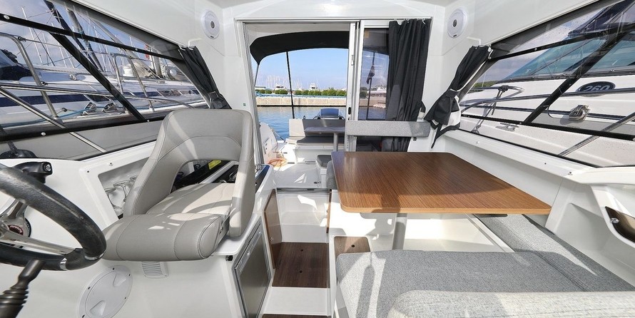 Beneteau Antares 8