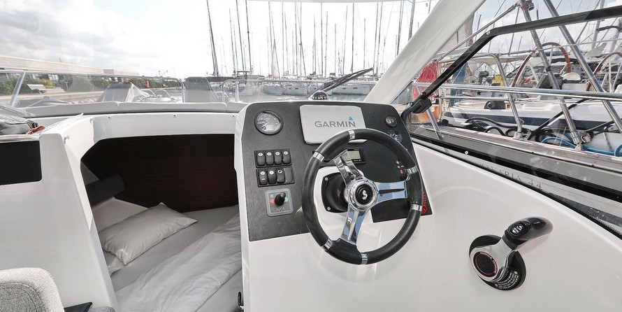 Beneteau Antares 8