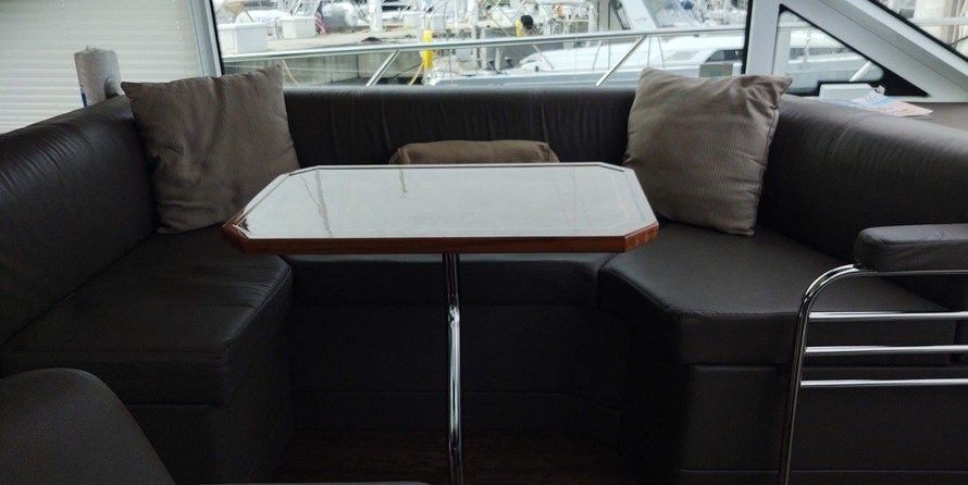 Cruisers Yachts 45 Cantius