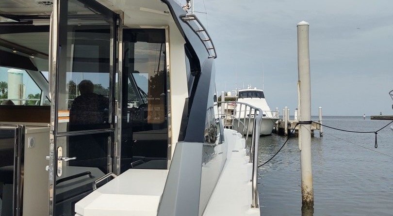 Cruisers Yachts 45 Cantius