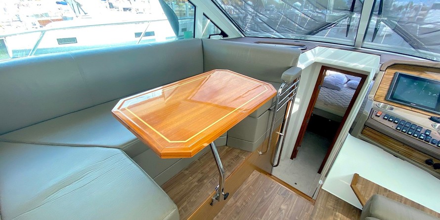 Cruisers Yachts 45 Cantius