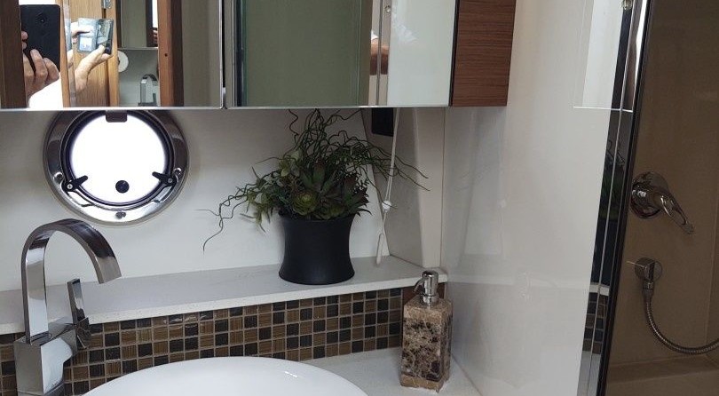 Cruisers Yachts 45 Cantius