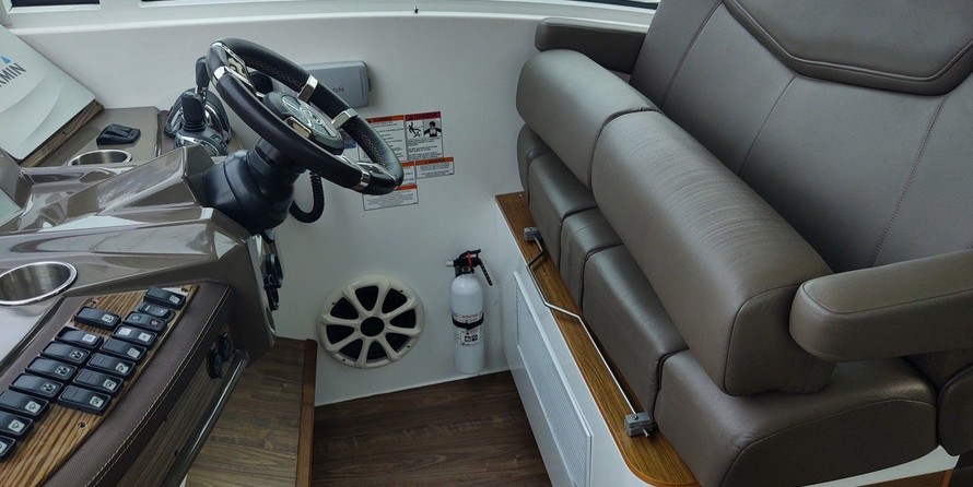 Cruisers Yachts 45 Cantius