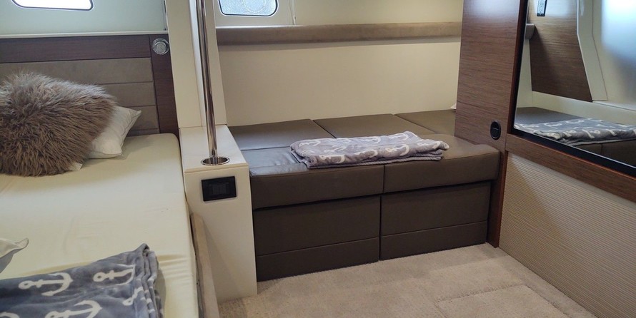 Cruisers Yachts 45 Cantius