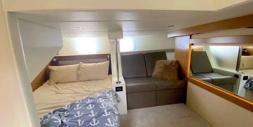 Cruisers Yachts 45 Cantius