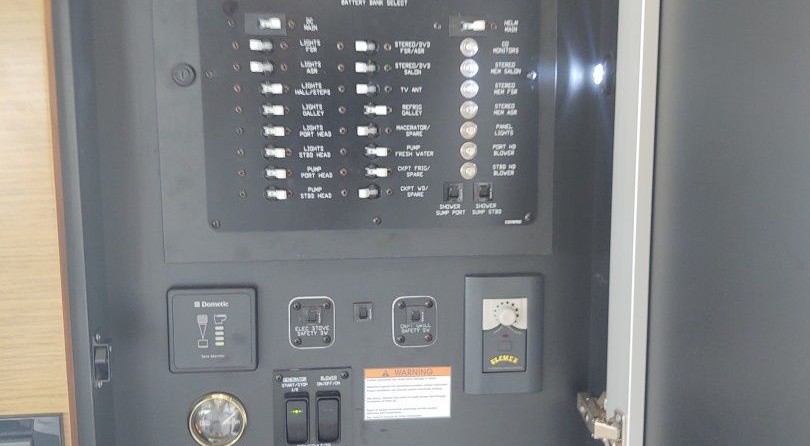 Cruisers Yachts 45 Cantius