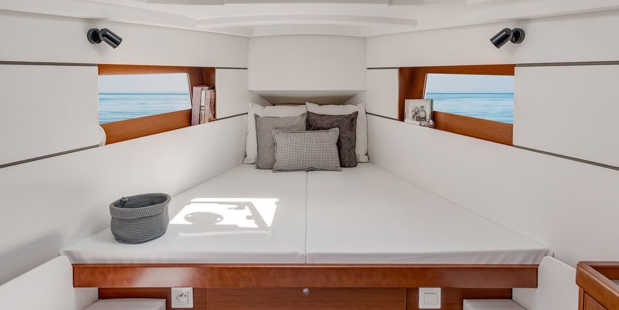 Beneteau Oceanis 35