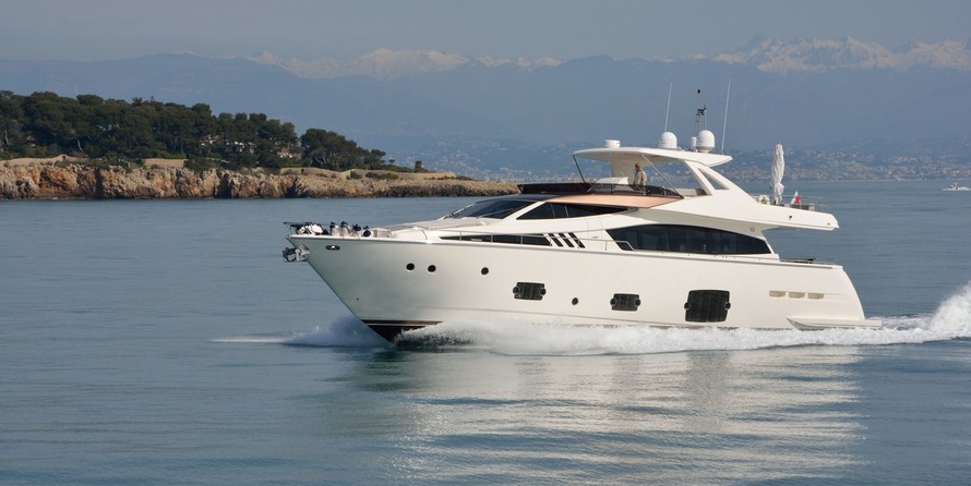 Ferretti 800