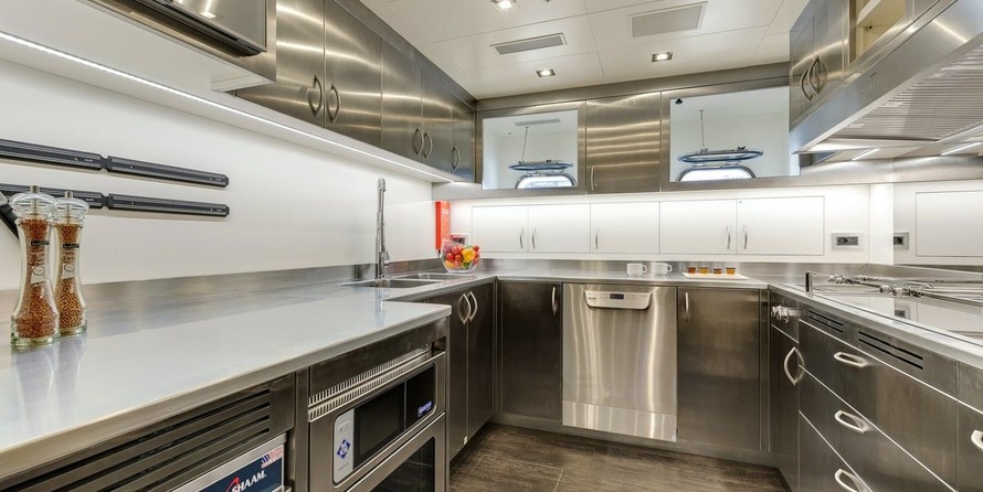 Overmarine Mangusta 165E