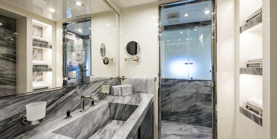 Overmarine Mangusta 165E