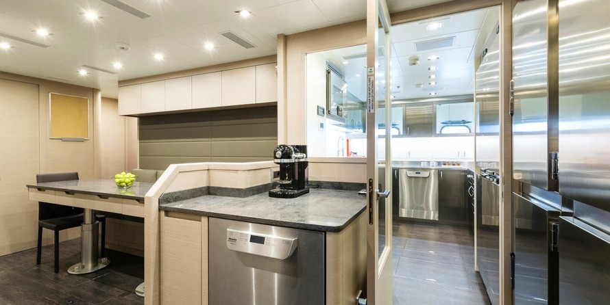 Overmarine Mangusta 165E