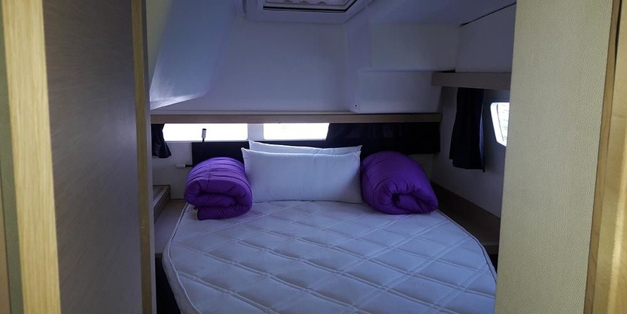 Fountaine Pajot Lucia 40