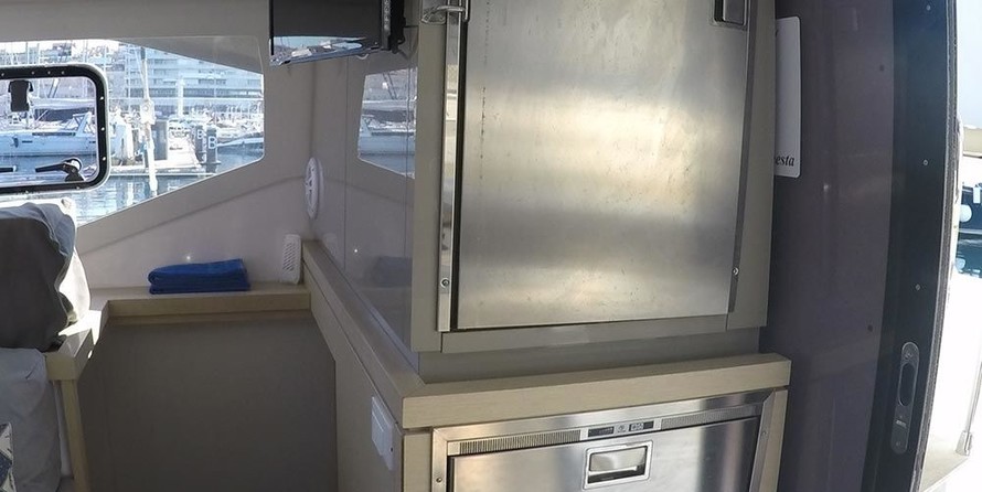 Fountaine Pajot Lucia 40