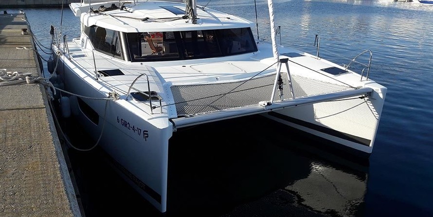 Fountaine Pajot Lucia 40