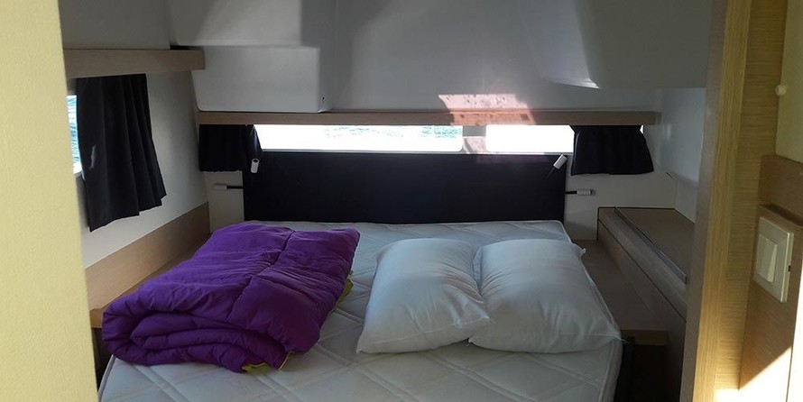 Fountaine Pajot Lucia 40