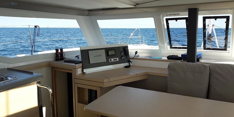 Fountaine Pajot Lucia 40