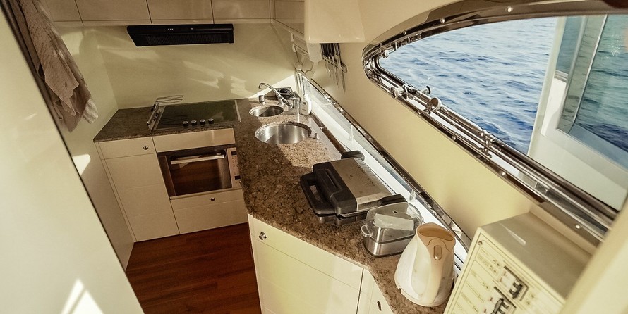 Ferretti 680